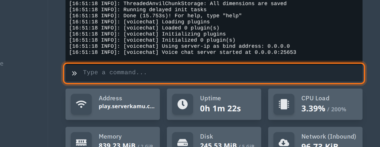 Console panel YuelHost menampilkan baris Voice chat server started di port baru